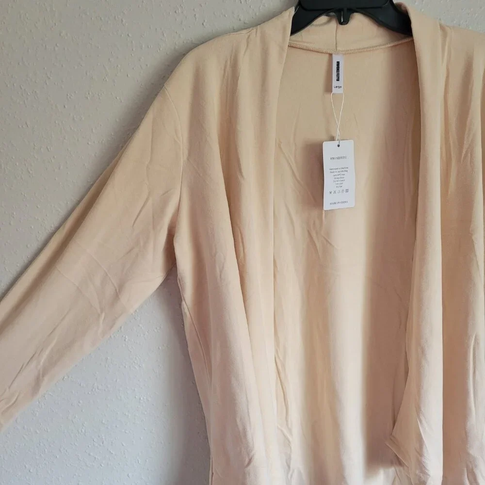 Hwokefeiyu Women's Carigan - Picture 3 of 6